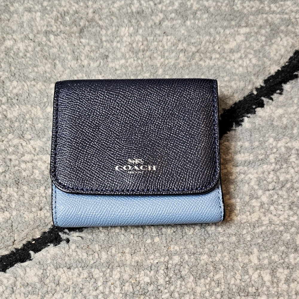 Coach Essential Mini Trifold Wallet In Colorblock Blue - Picture 3 of 10